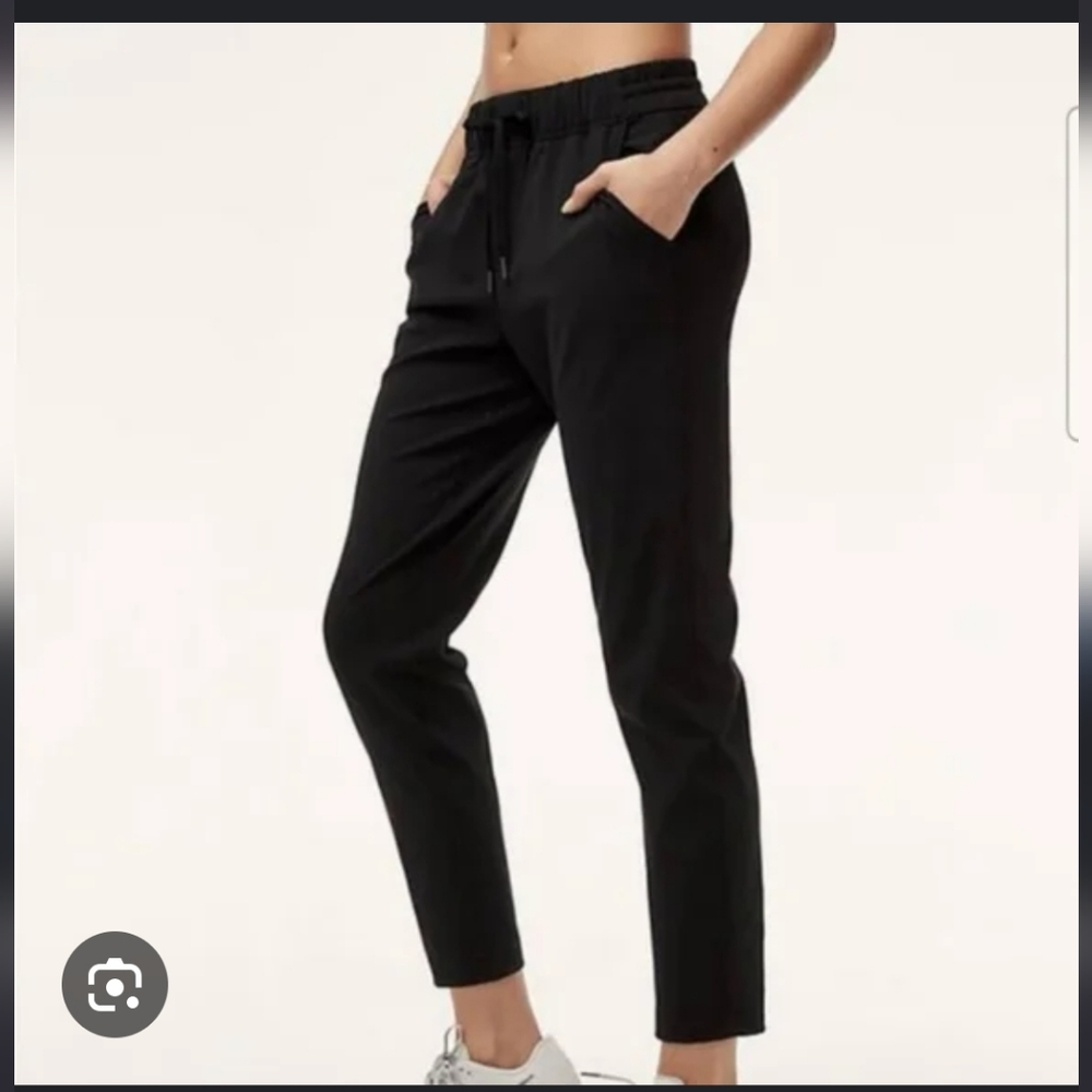 Aritzia Black Pants SMALL